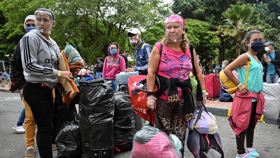 Tausende Venezolaner sind aus Kolumbien auf dem Weg zurück in ihr Heimatland