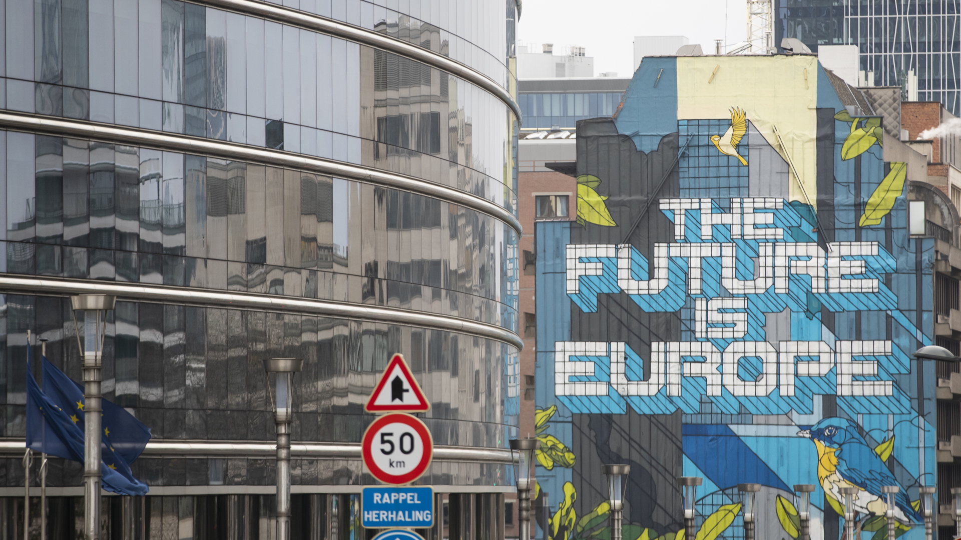 "The Future Is Europe" ist ein bekanntes Wandgemälde im Brüsseler Europaviertel.| Bildquelle: dpa